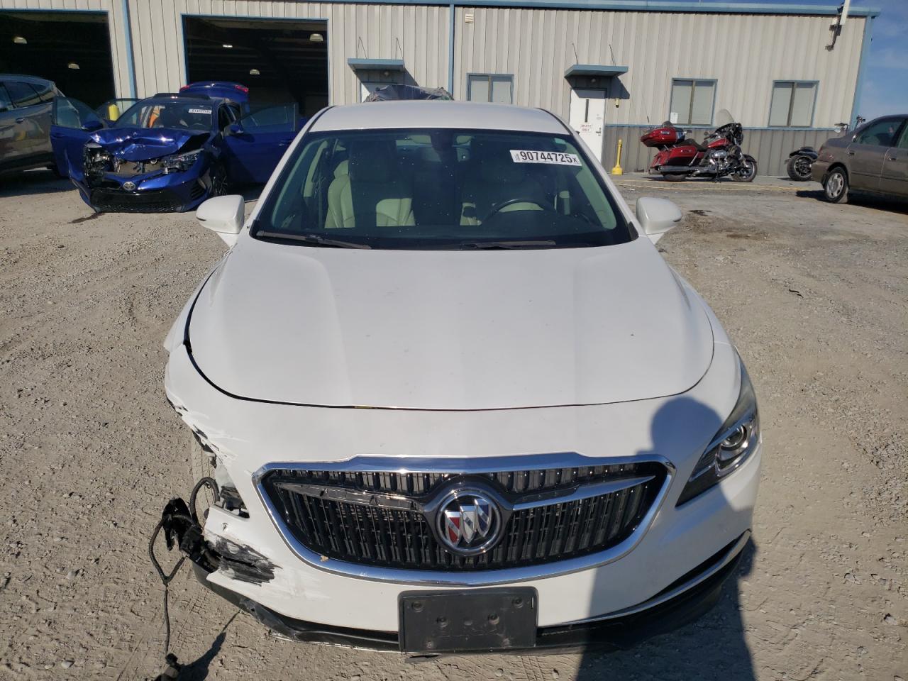 Buick LaCrosse Essence Image 3