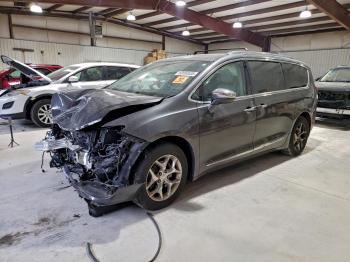  Salvage Chrysler Pacifica