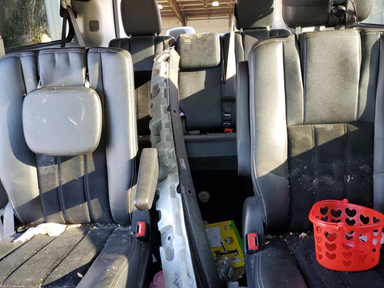 Dodge Caravan Sxt Image 9