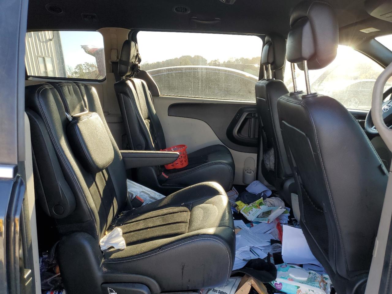 Dodge Caravan Sxt Image 8