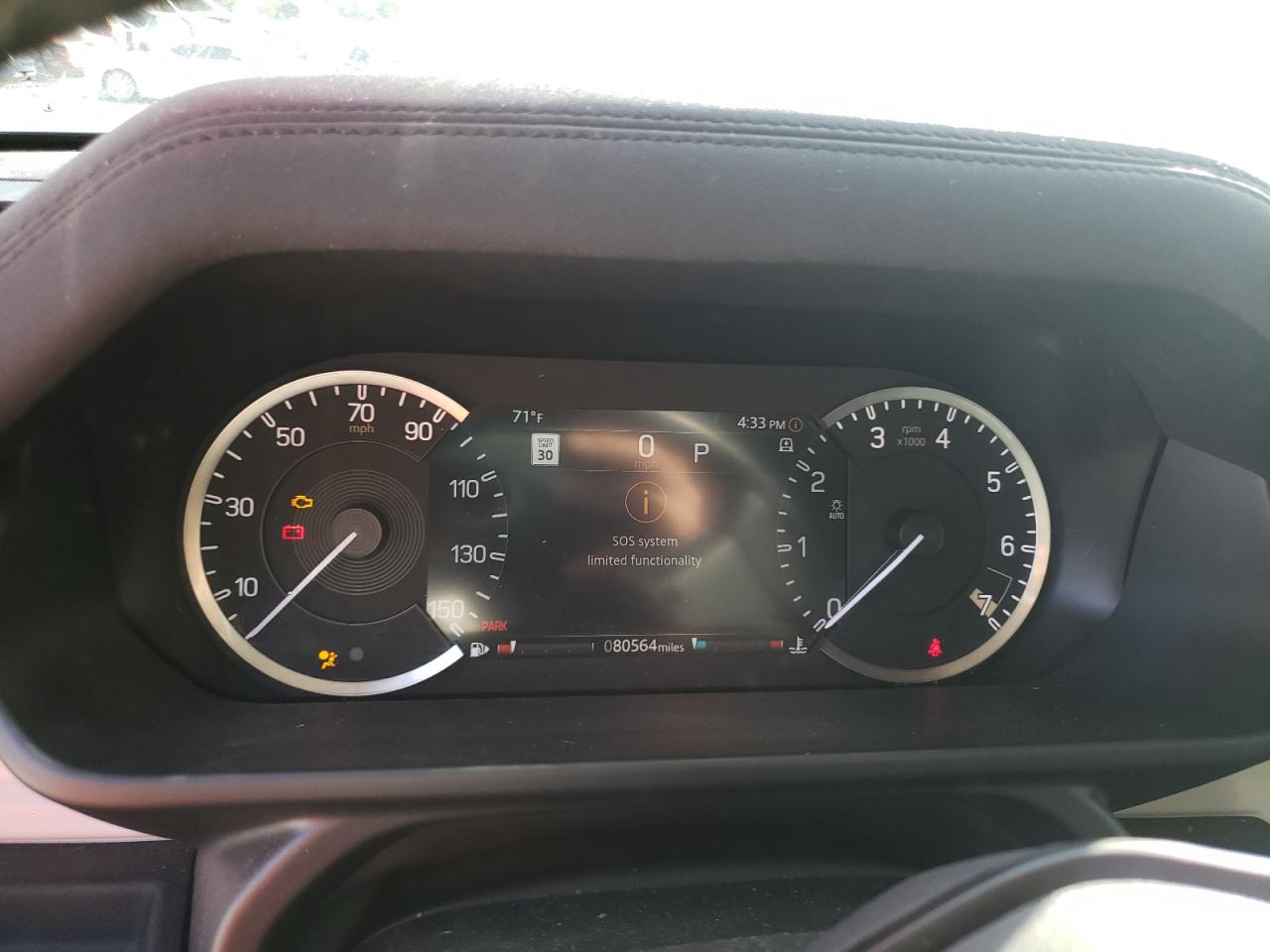 Land Rover Defender 110 Image 12