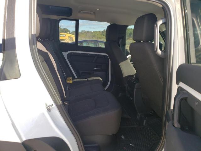 Land Rover Defender 110 Image 9