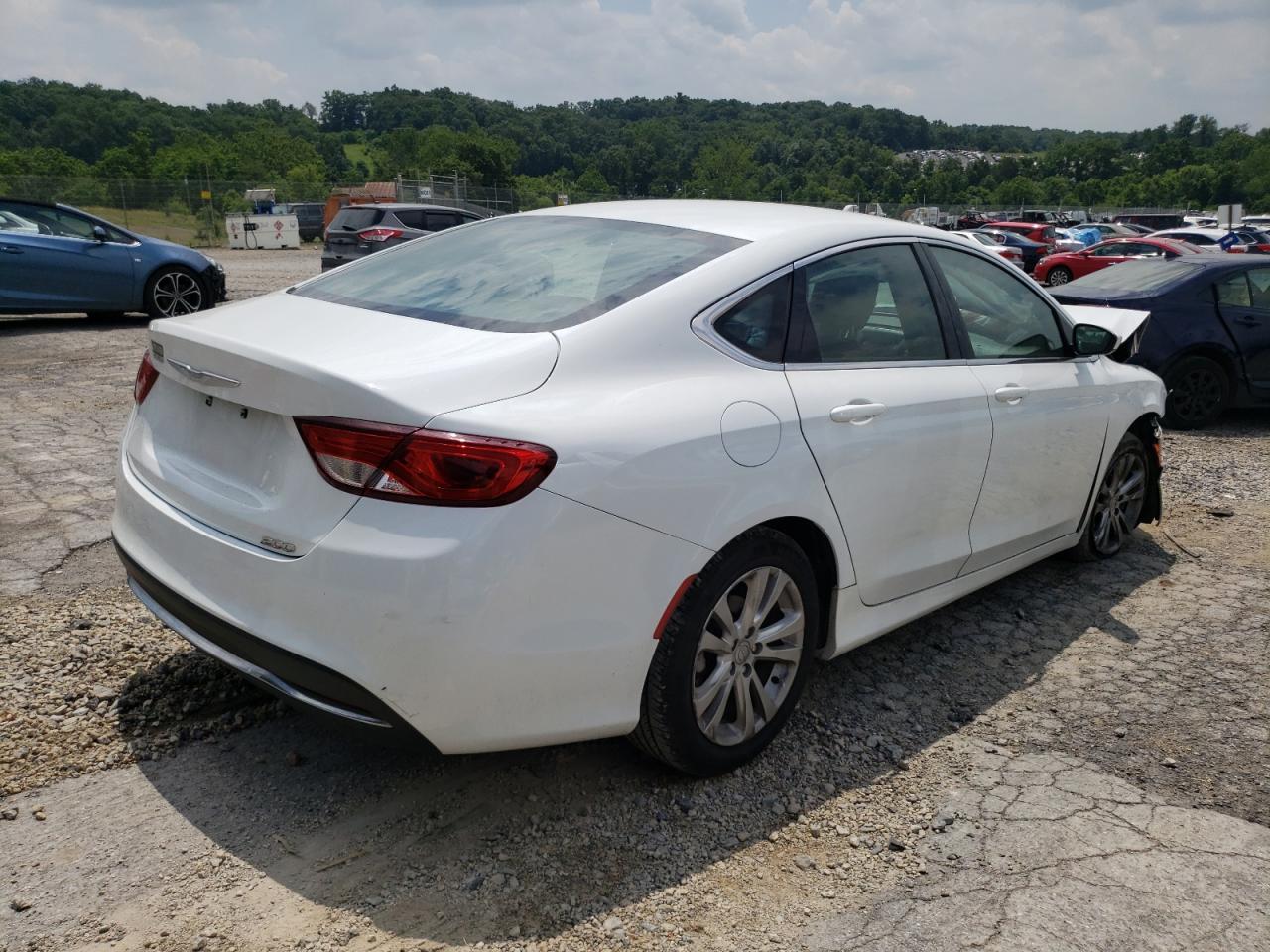 Chrysler 200 Limited Image 2