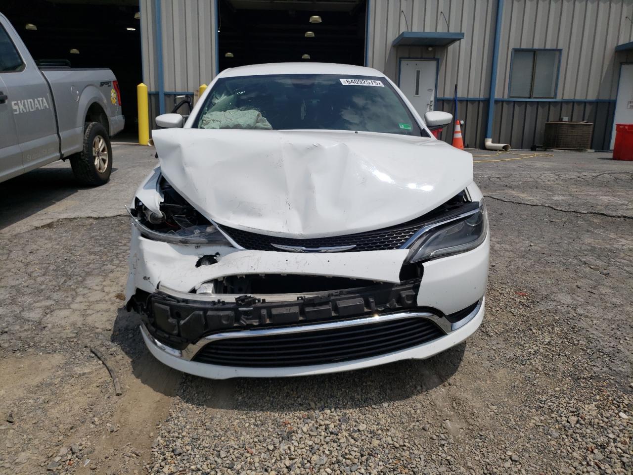 Chrysler 200 Limited Image 12