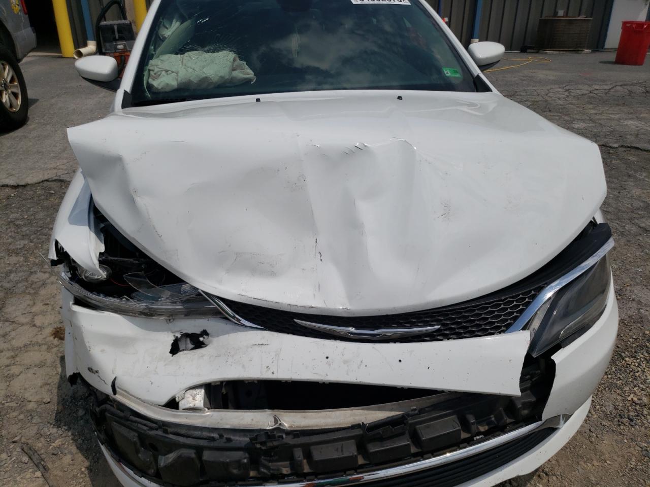 Chrysler 200 Limited Image 8