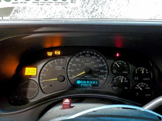 Chevrolet Suburban K1500 Image 3