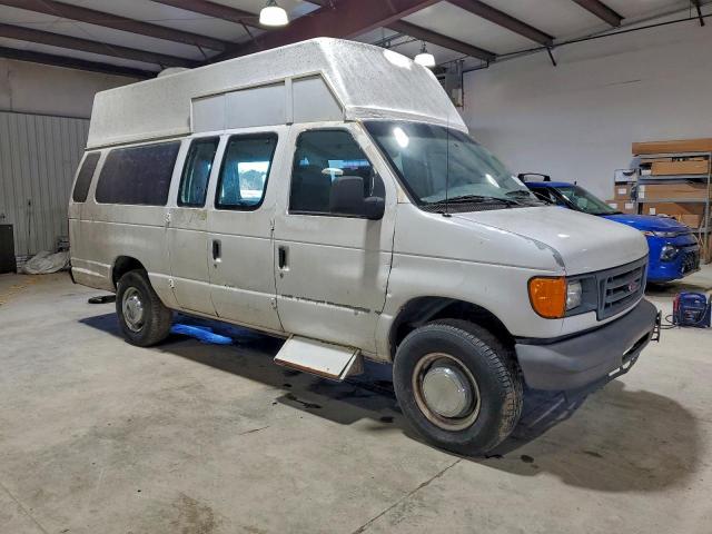 Ford Econoline E350 Super Duty Van Image 2