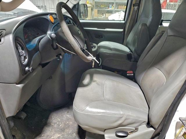 Ford Econoline E350 Super Duty Van Image 12