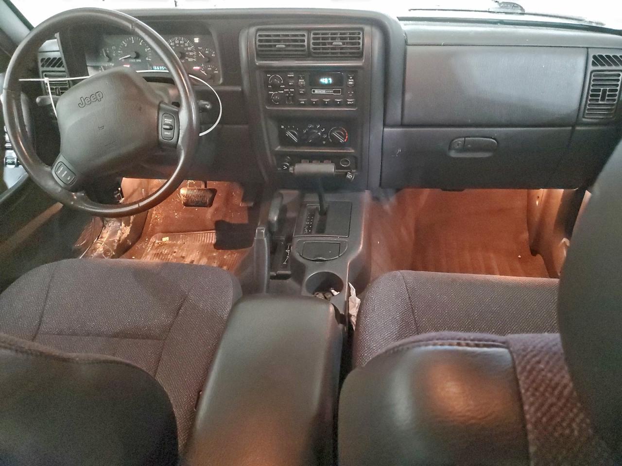 Jeep Cherokee Classic Image 9