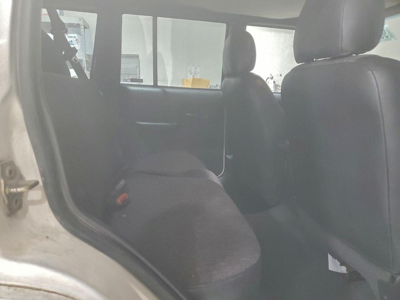 Jeep Cherokee Classic Image 6