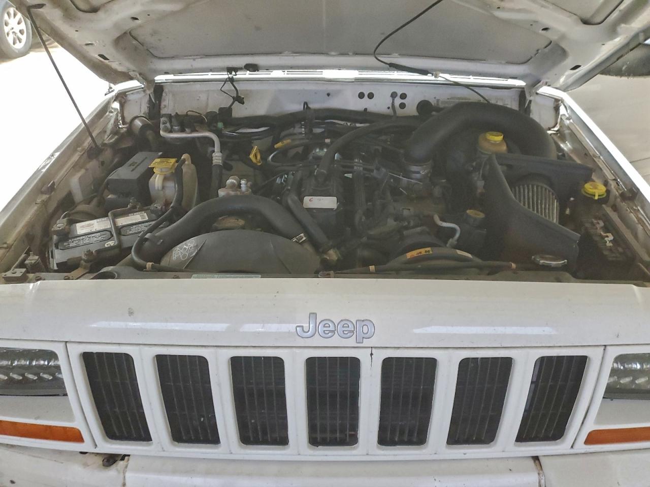 Jeep Cherokee Classic Image 12