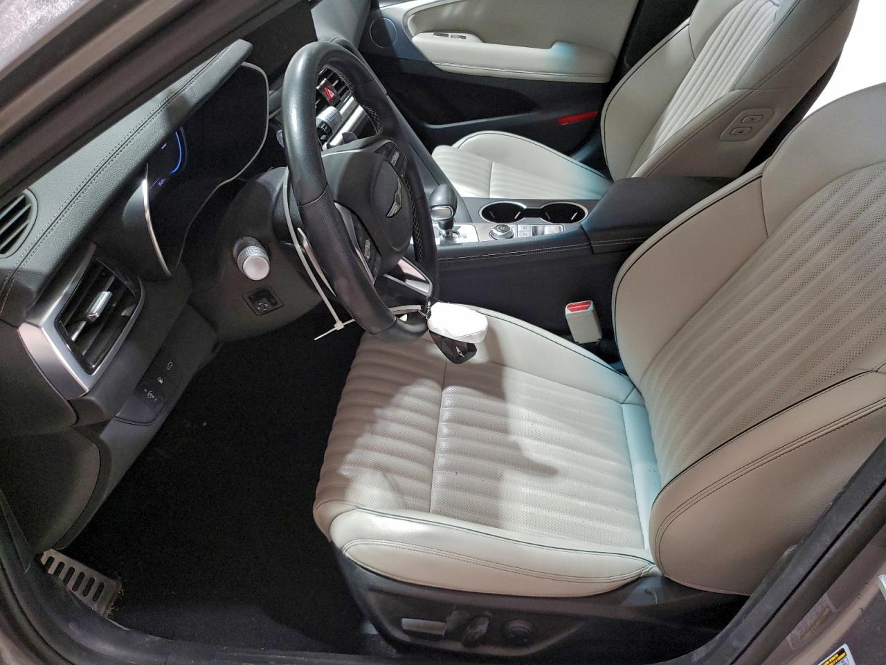 Genesis G70 Base Base Image 12