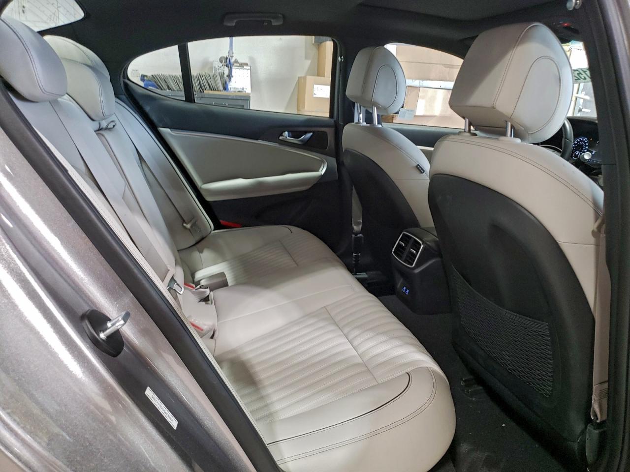 Genesis G70 Base Base Image 10