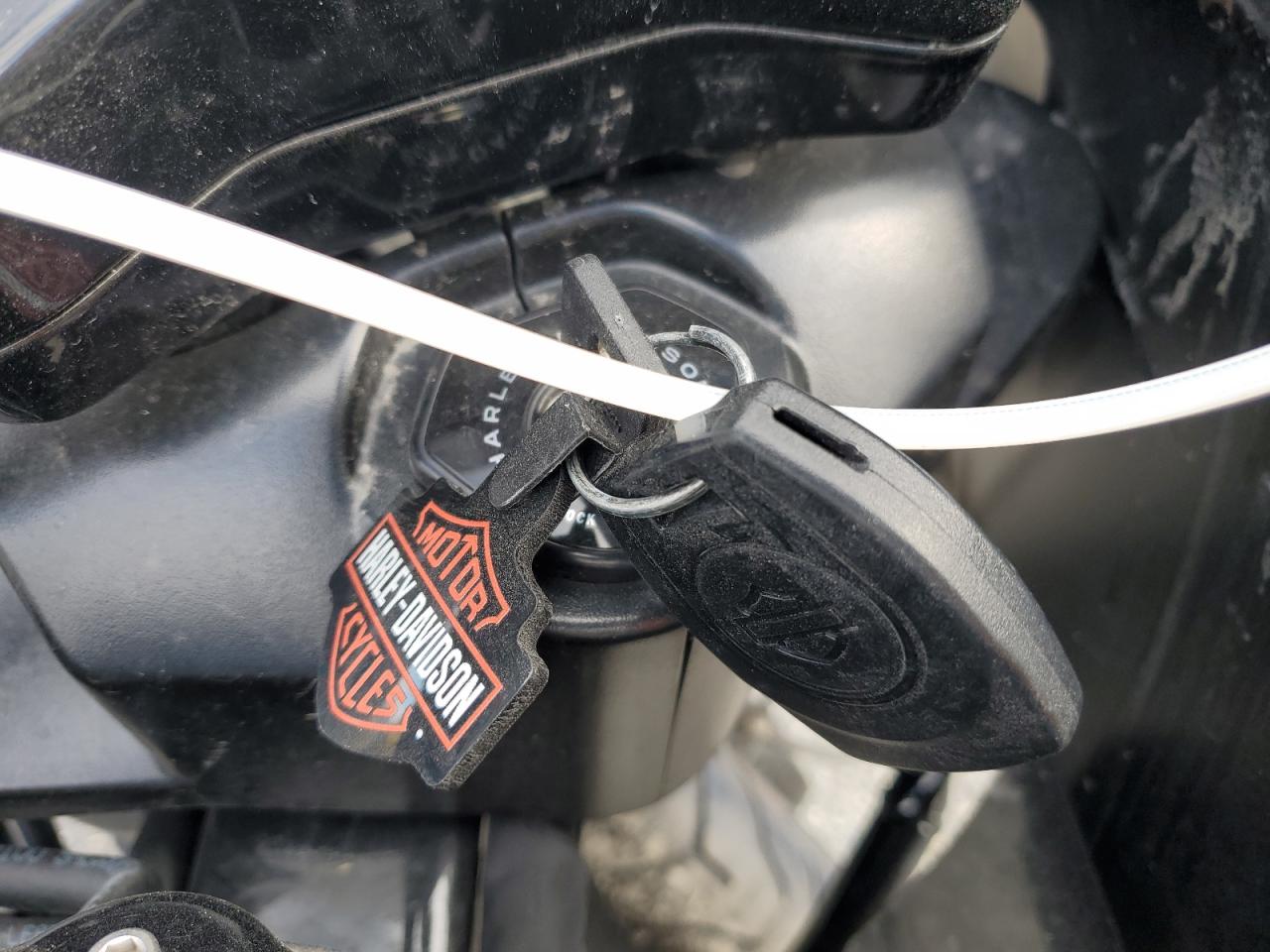 Harley-Davidson Fl Image 8