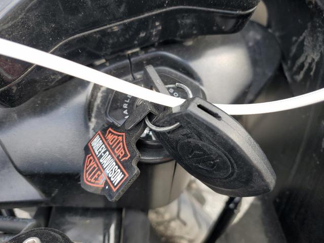 Harley-Davidson Fl Image 8