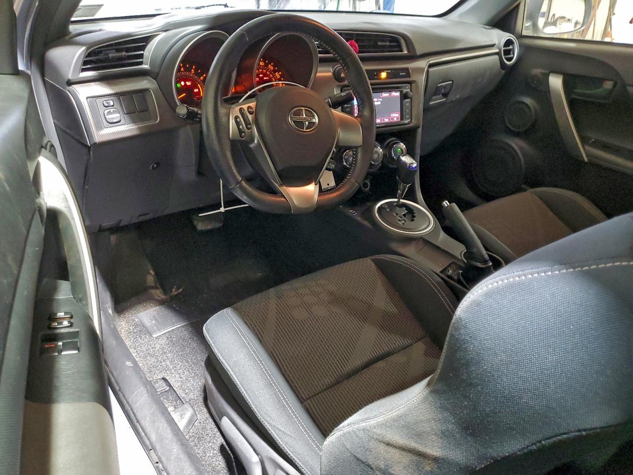 Toyota Scion Image 8