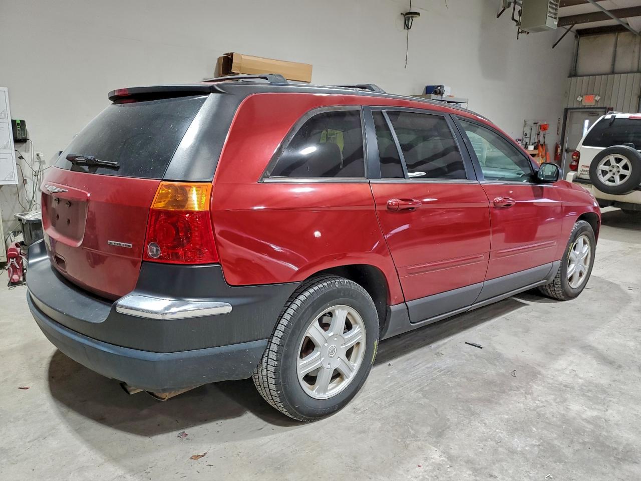 Chrysler Pacifica Touring Image 13