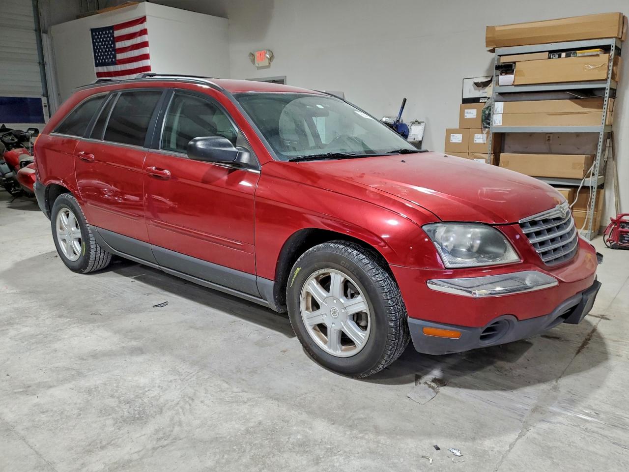 Chrysler Pacifica Touring Image 3