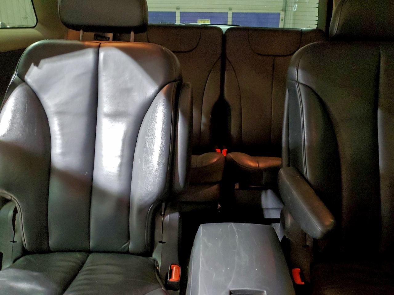 Chrysler Pacifica Touring Image 12