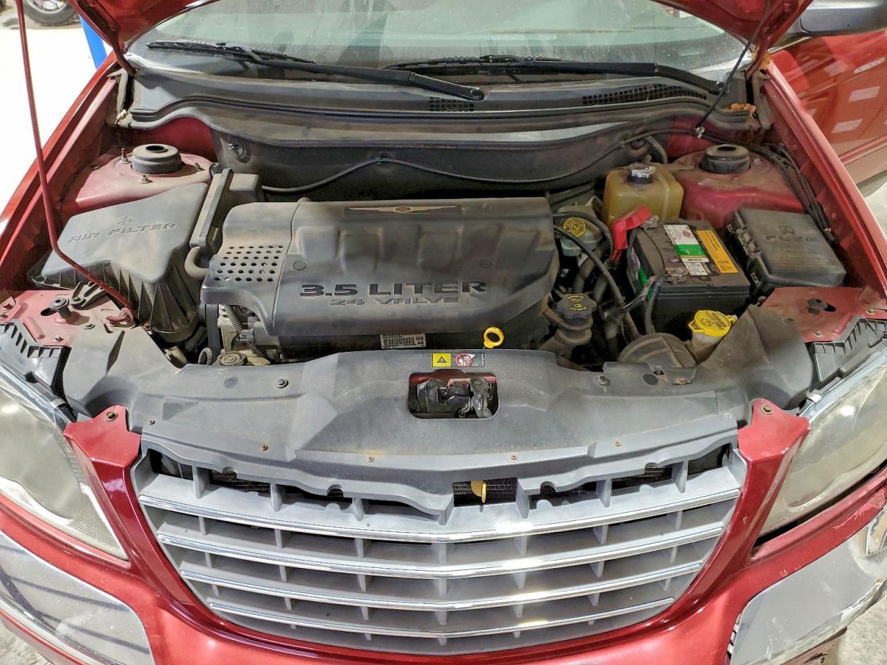 Chrysler Pacifica Touring Image 10