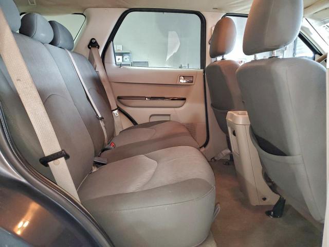 Mazda Tribute I Image 9