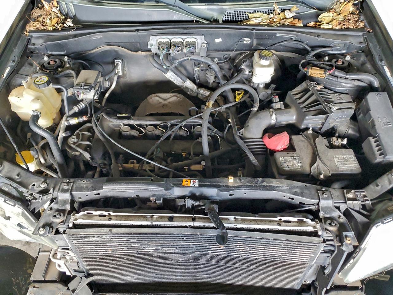 Mazda Tribute I Image 12