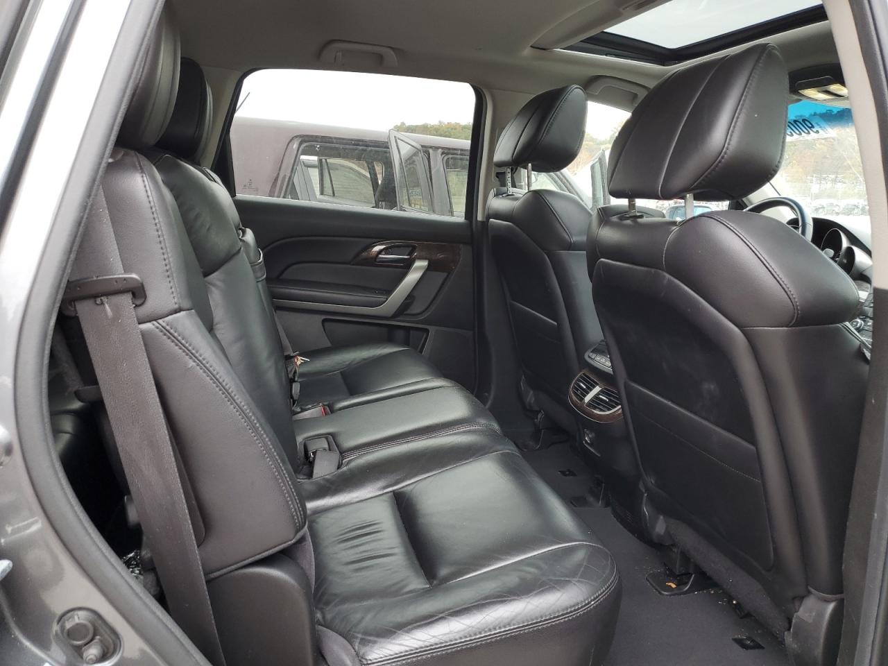 Acura MDX Image 8