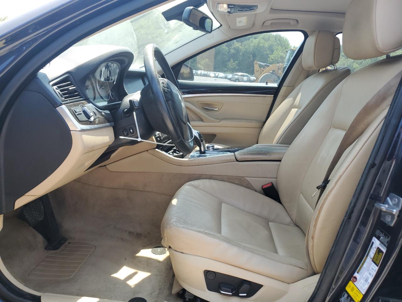 BMW 5 Series Xi Image 10