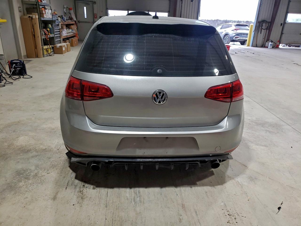 Volkswagen Golf Image 10