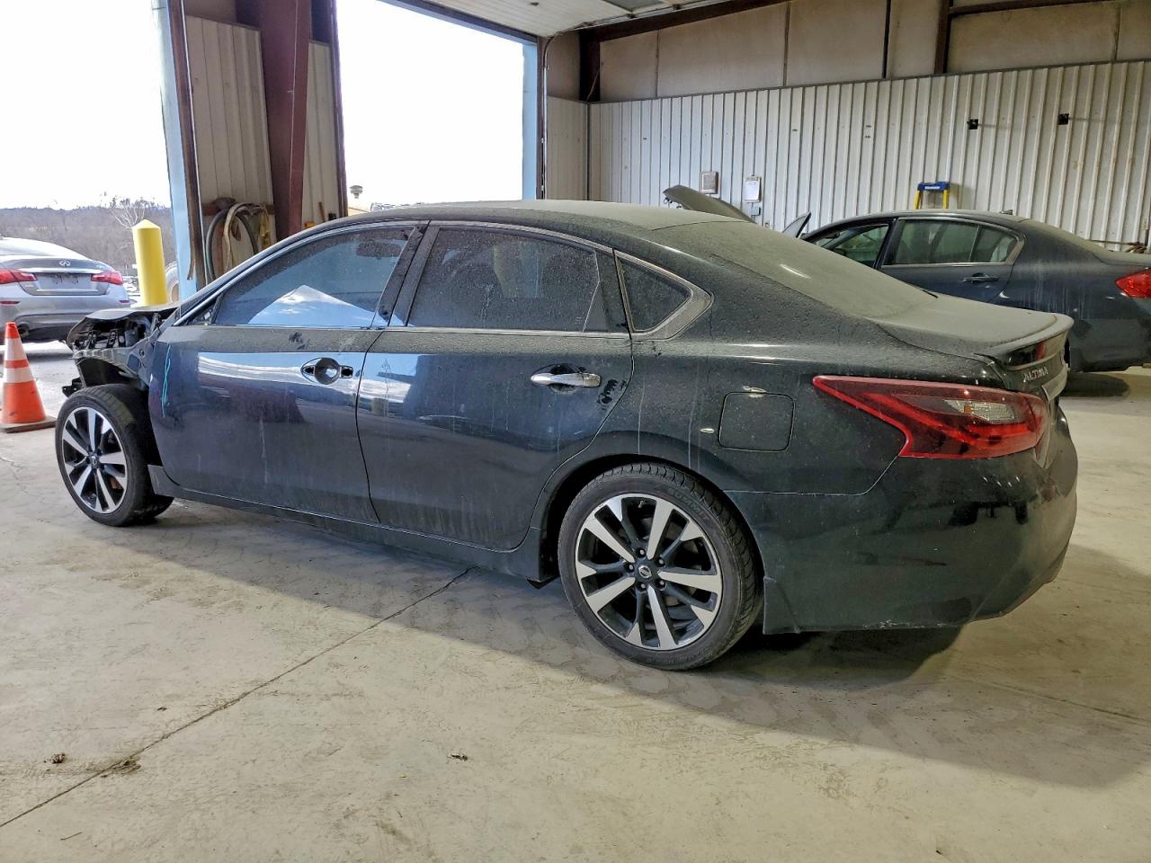 Nissan Altima 2.5 Image 5