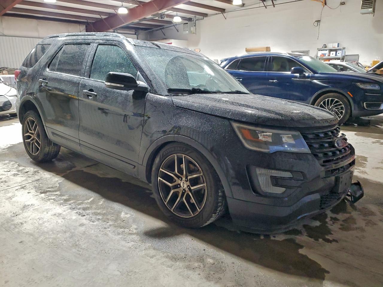 Ford Explorer Sport Image 3