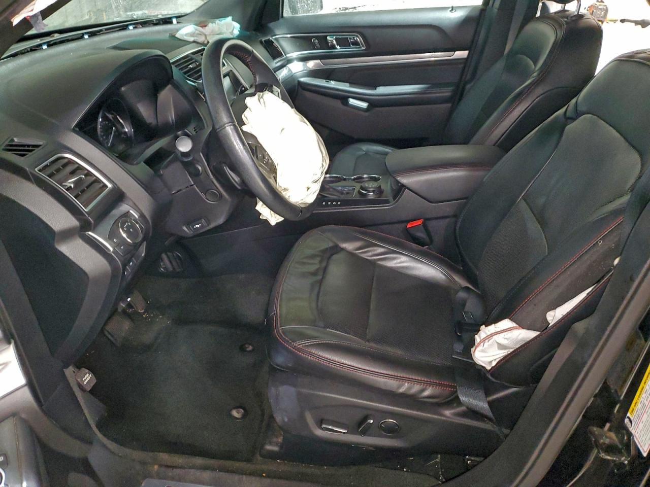 Ford Explorer Sport Image 9