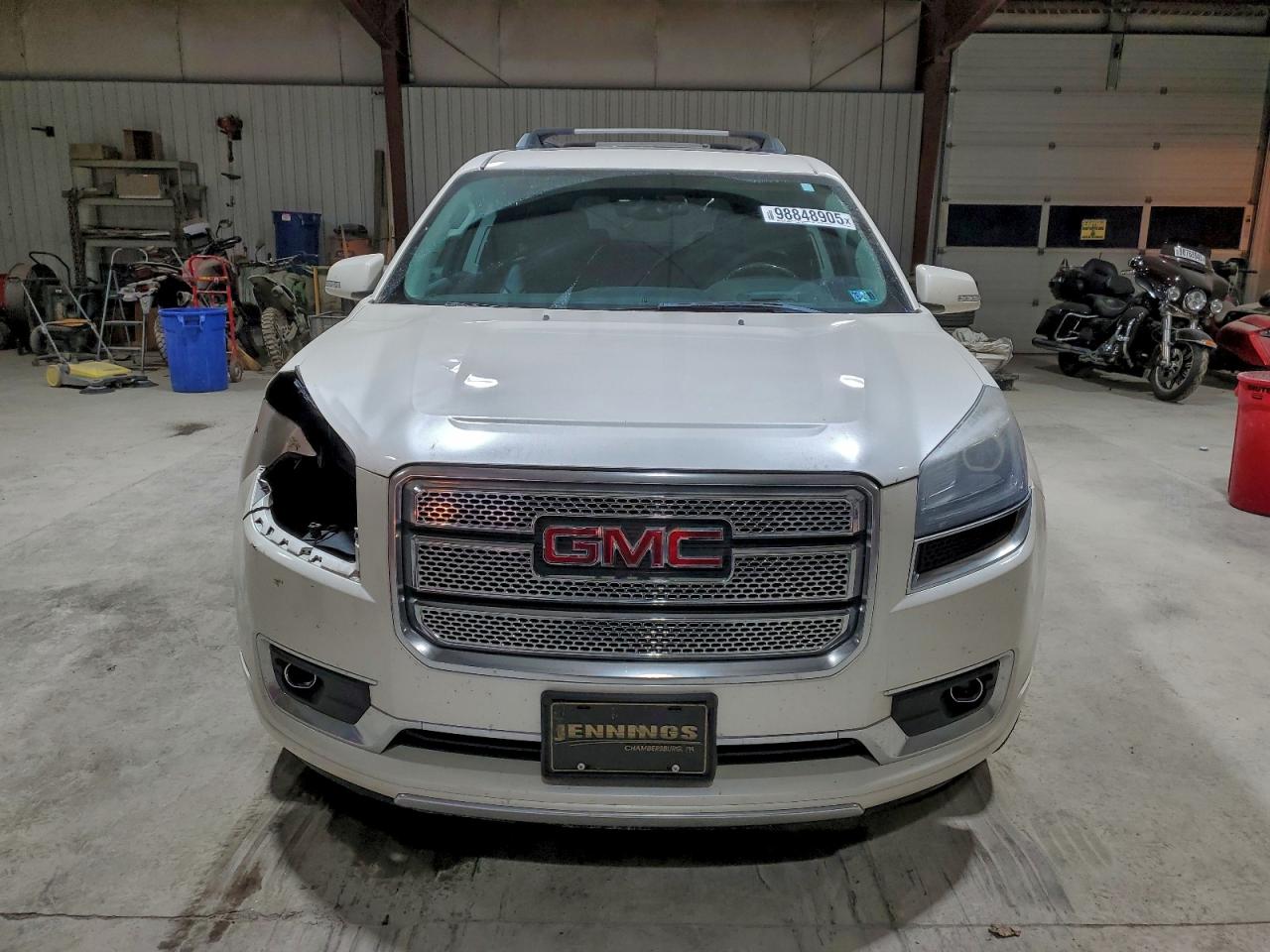 GMC Acadia Denali Image 11