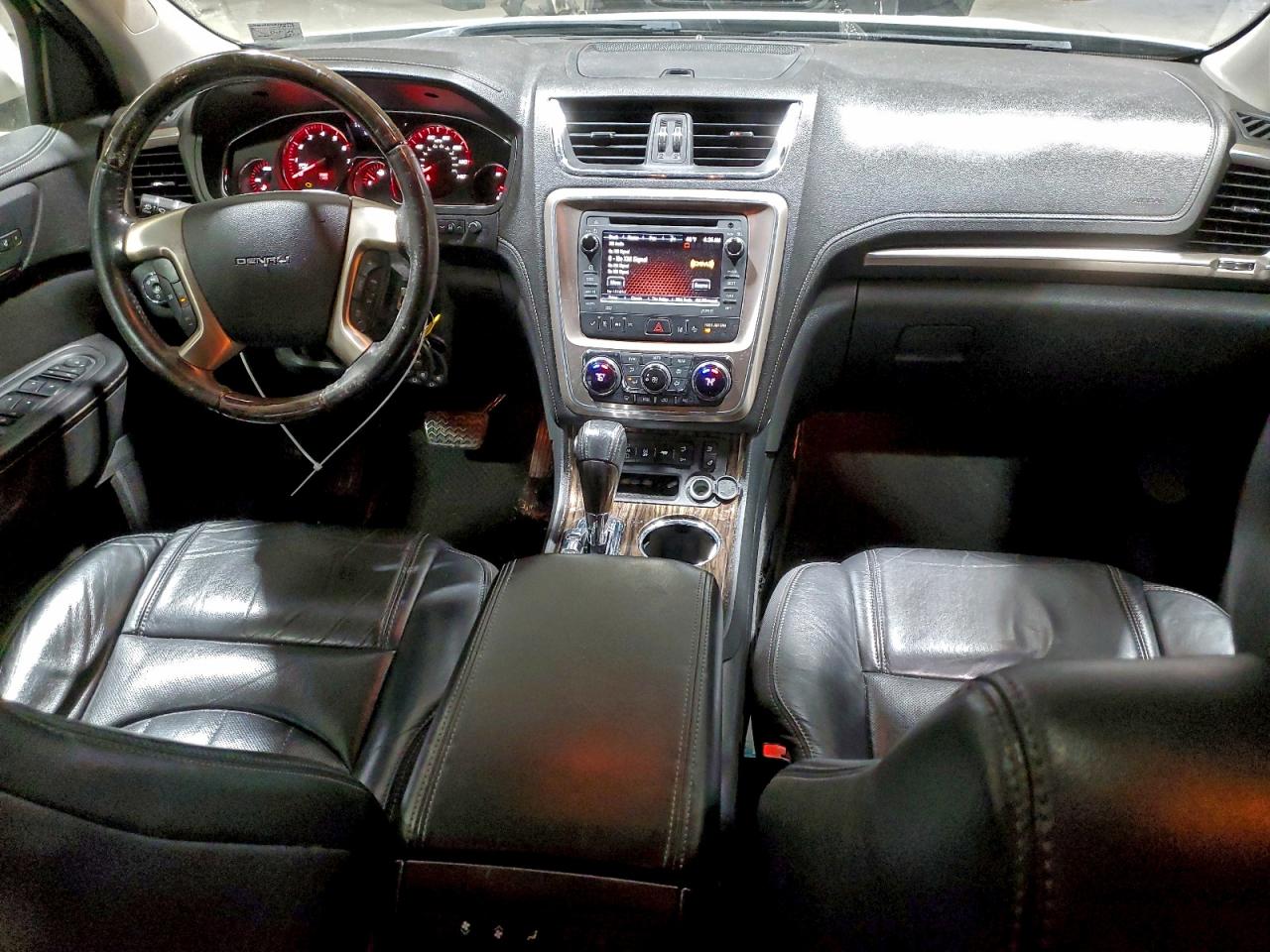 GMC Acadia Denali Image 4