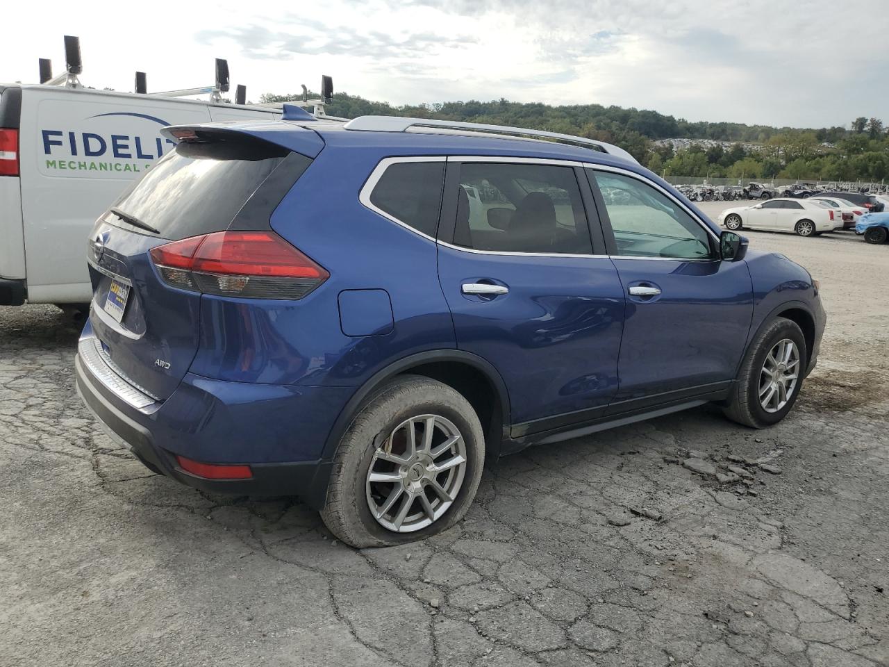 Nissan Rogue S Image 9