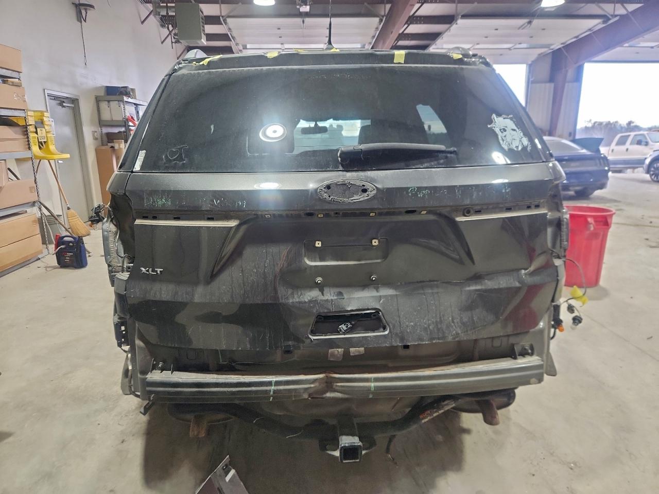 Ford Explorer Xlt Image 3