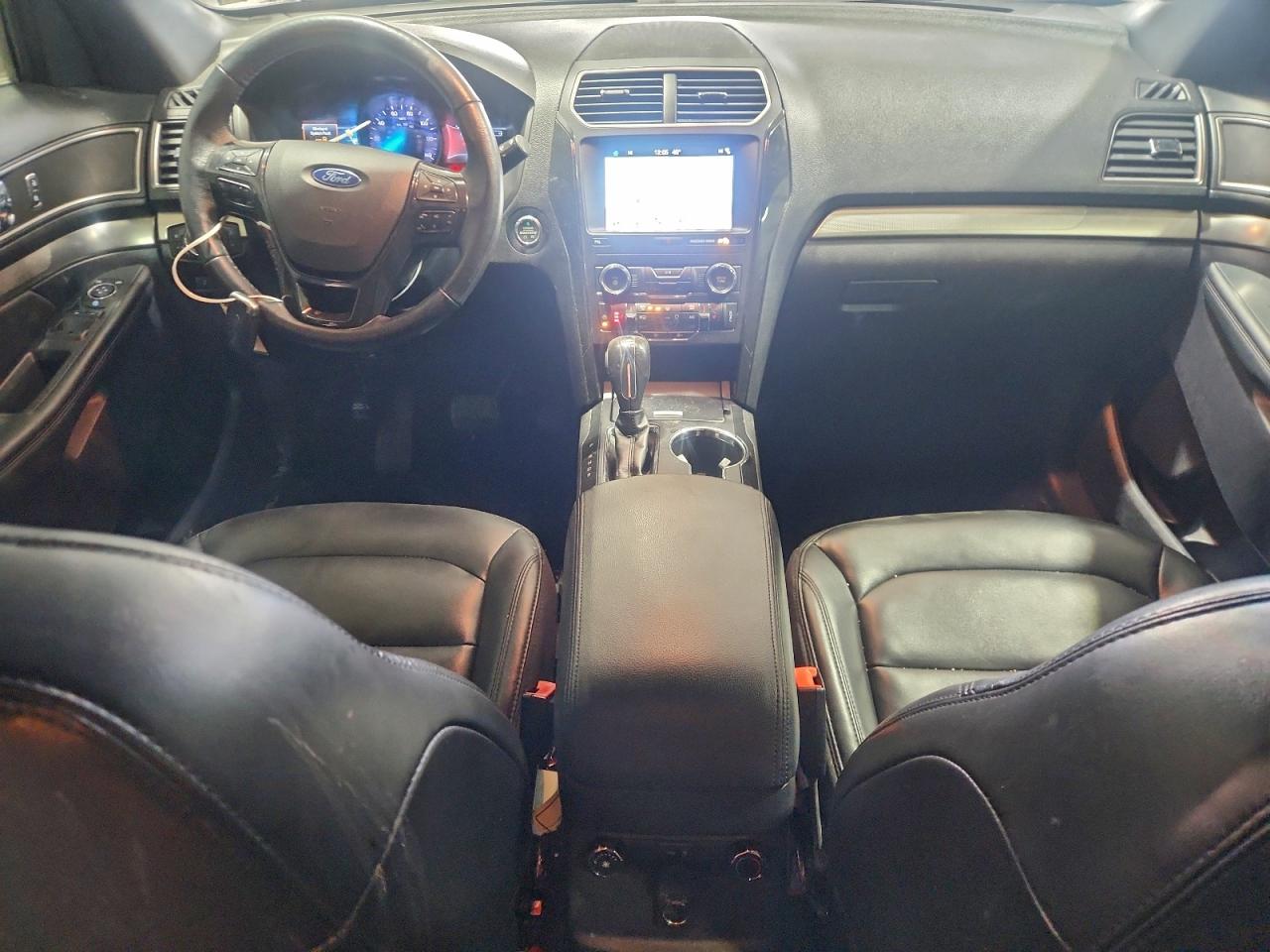 Ford Explorer Xlt Image 8