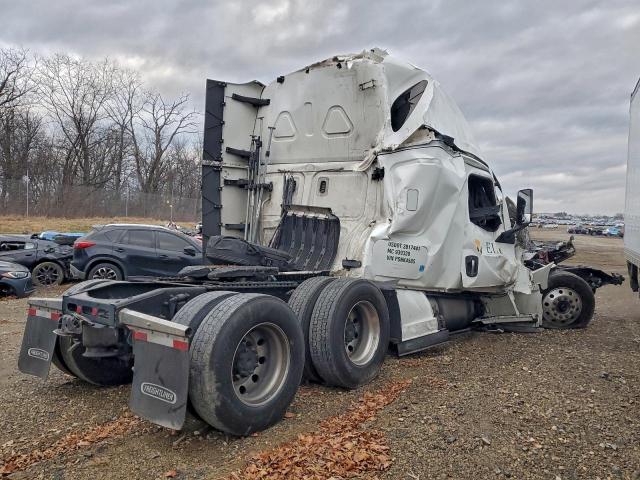 Freightliner Cascadia 1 Image 3
