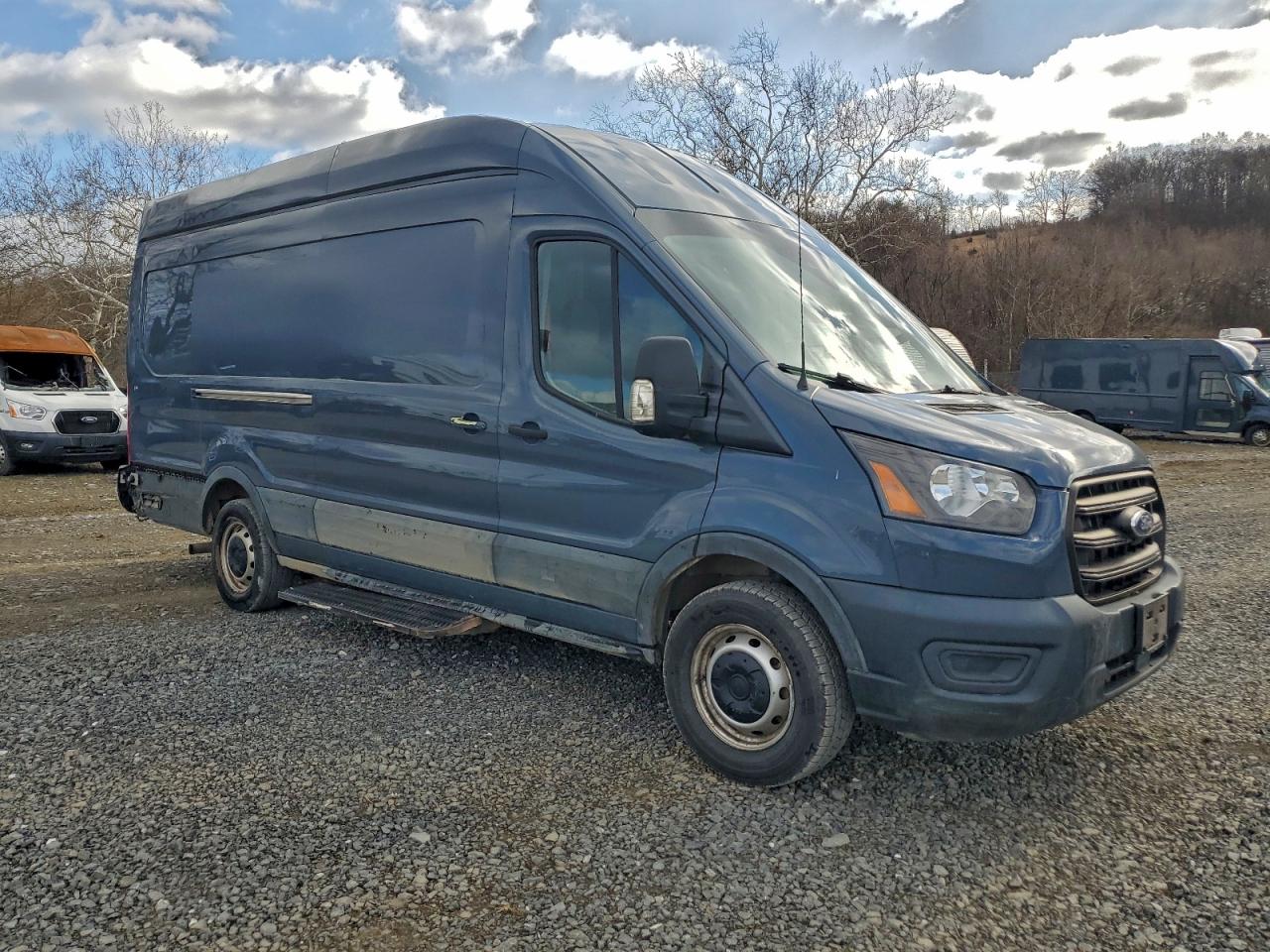 Ford Transit T-250 Image 4