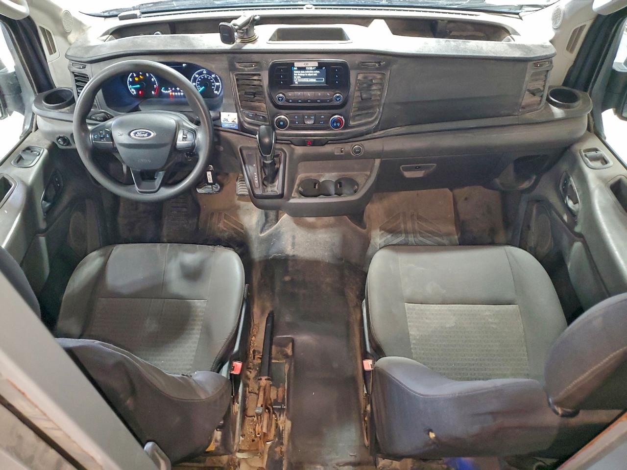 Ford Transit T-250 Image 6