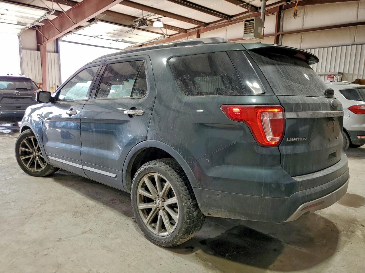 Ford Explorer Limited Image 10