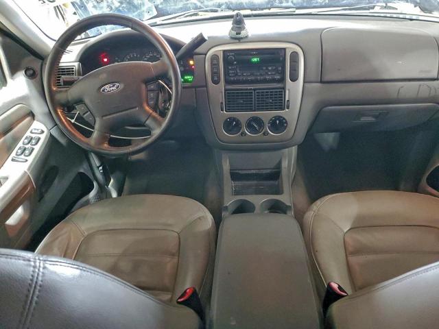 Ford Explorer Xlt Image 8