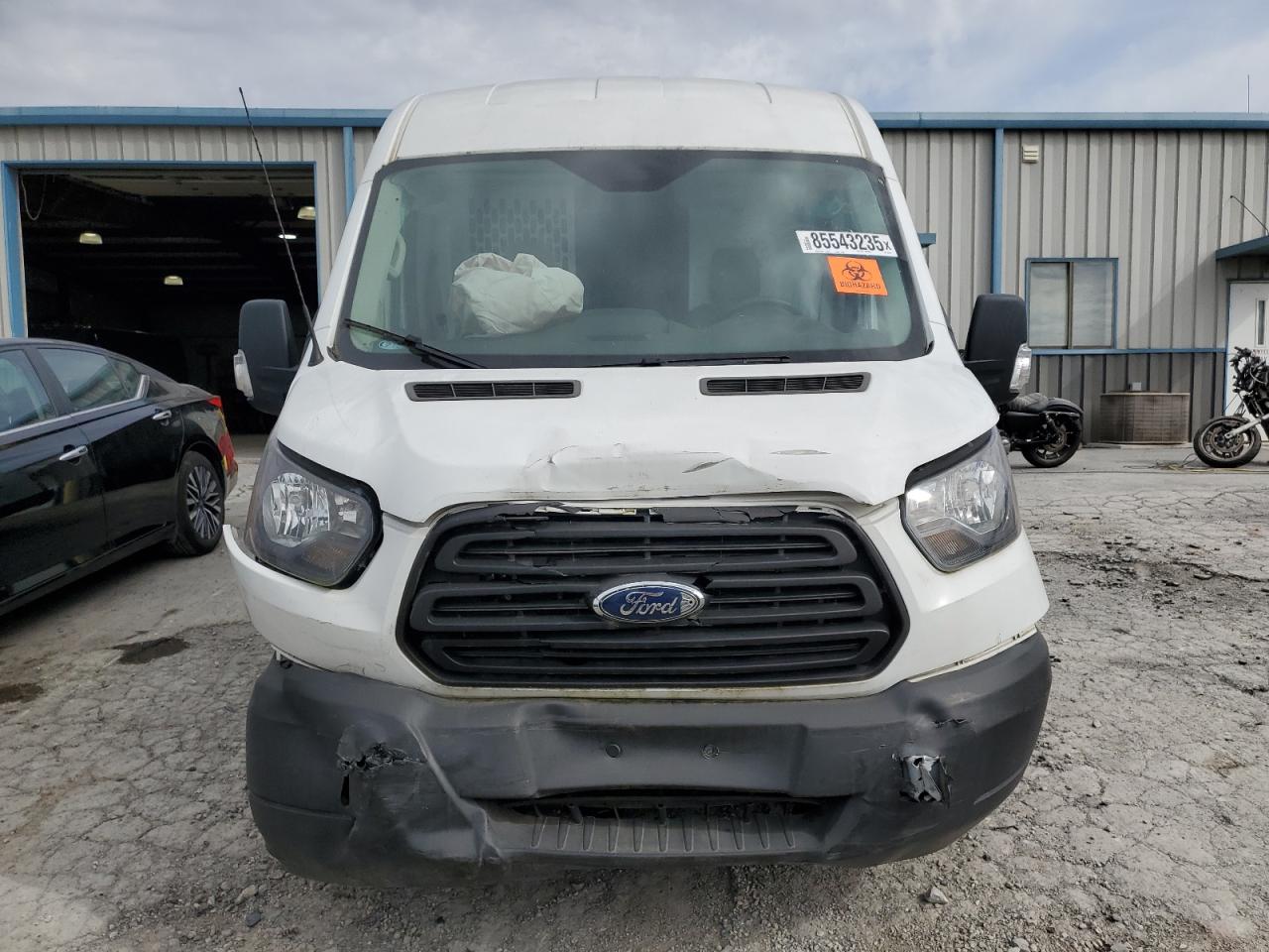 Ford Transit T-150 Image 2