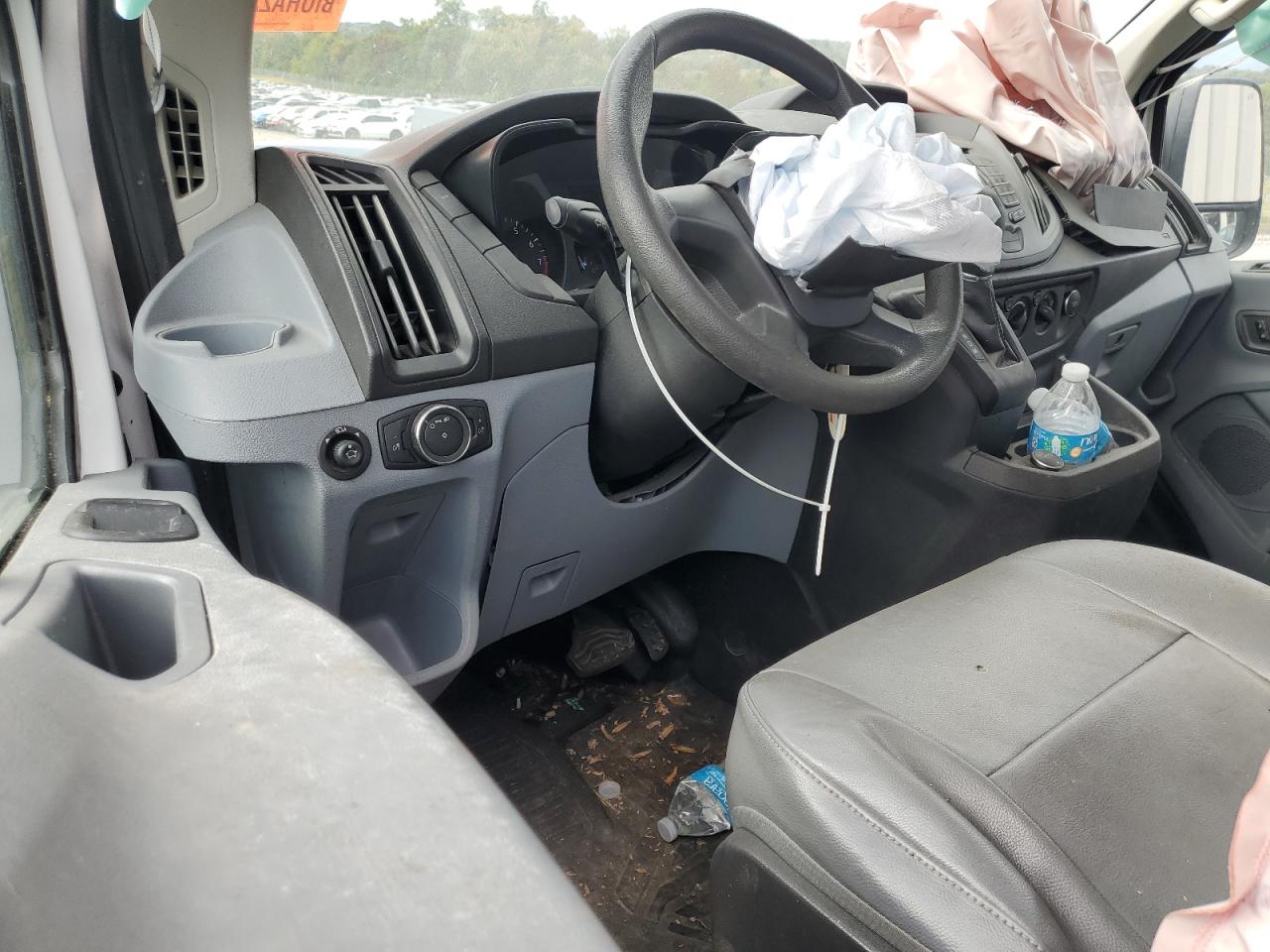 Ford Transit T-150 Image 4