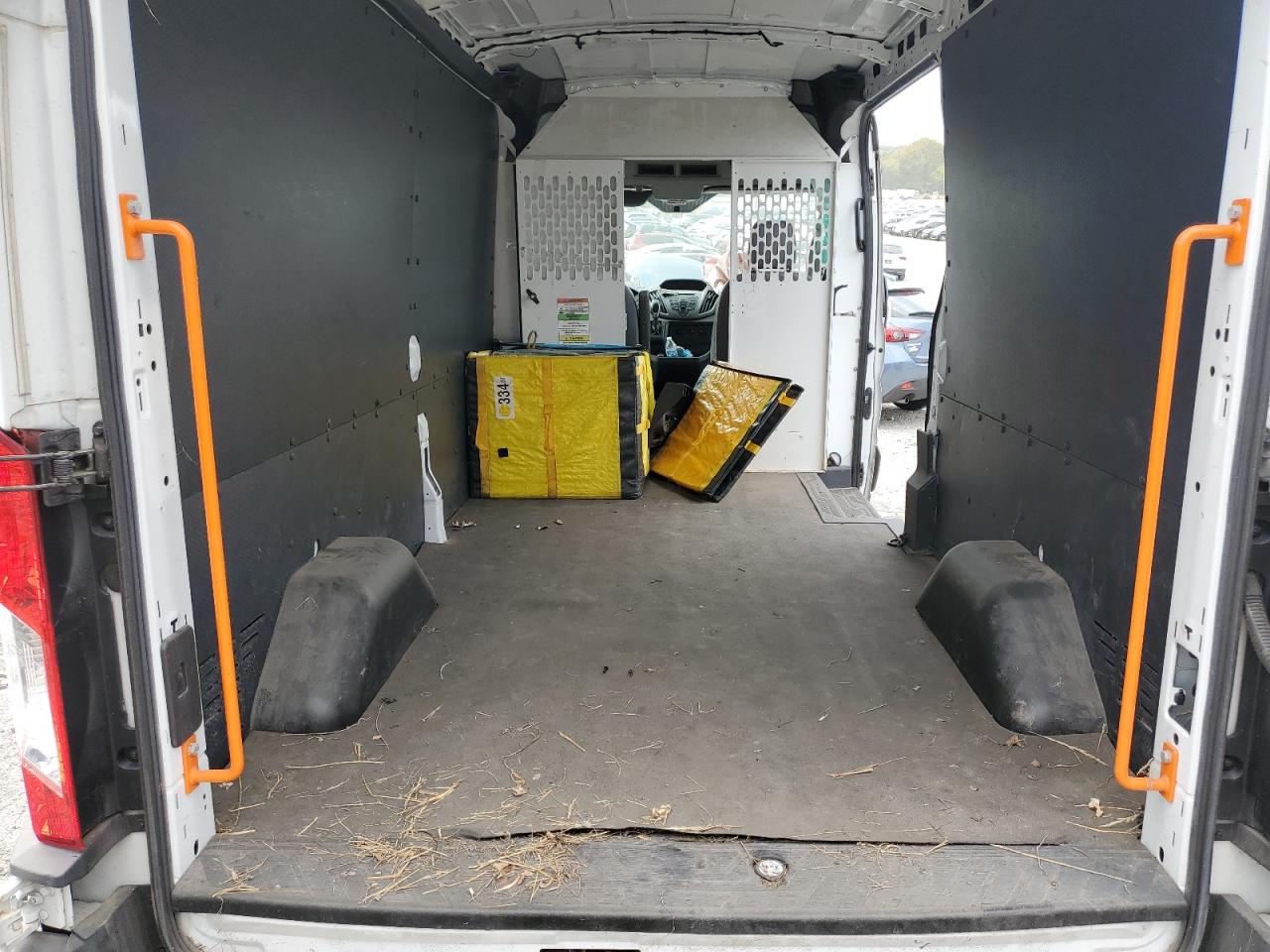 Ford Transit T-150 Image 3