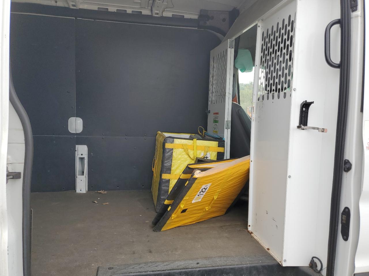 Ford Transit T-150 Image 9