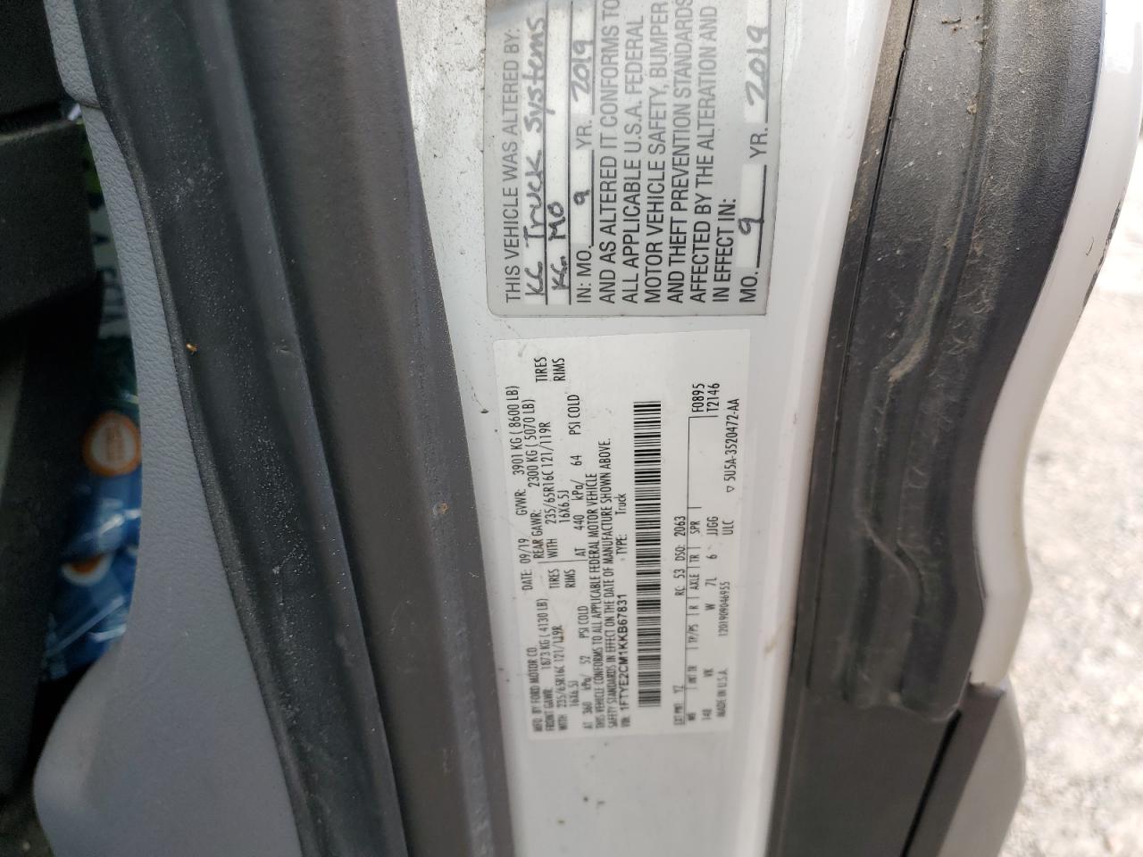 Ford Transit T-150 Image 8