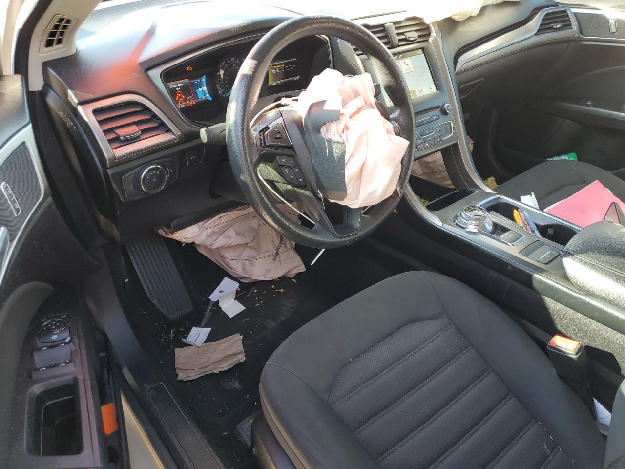 Ford Fusion Se Image 4