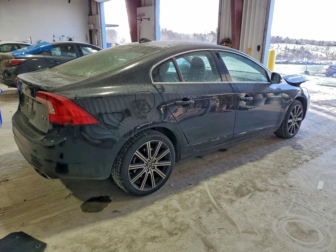 Volvo S60 T5 Image 11