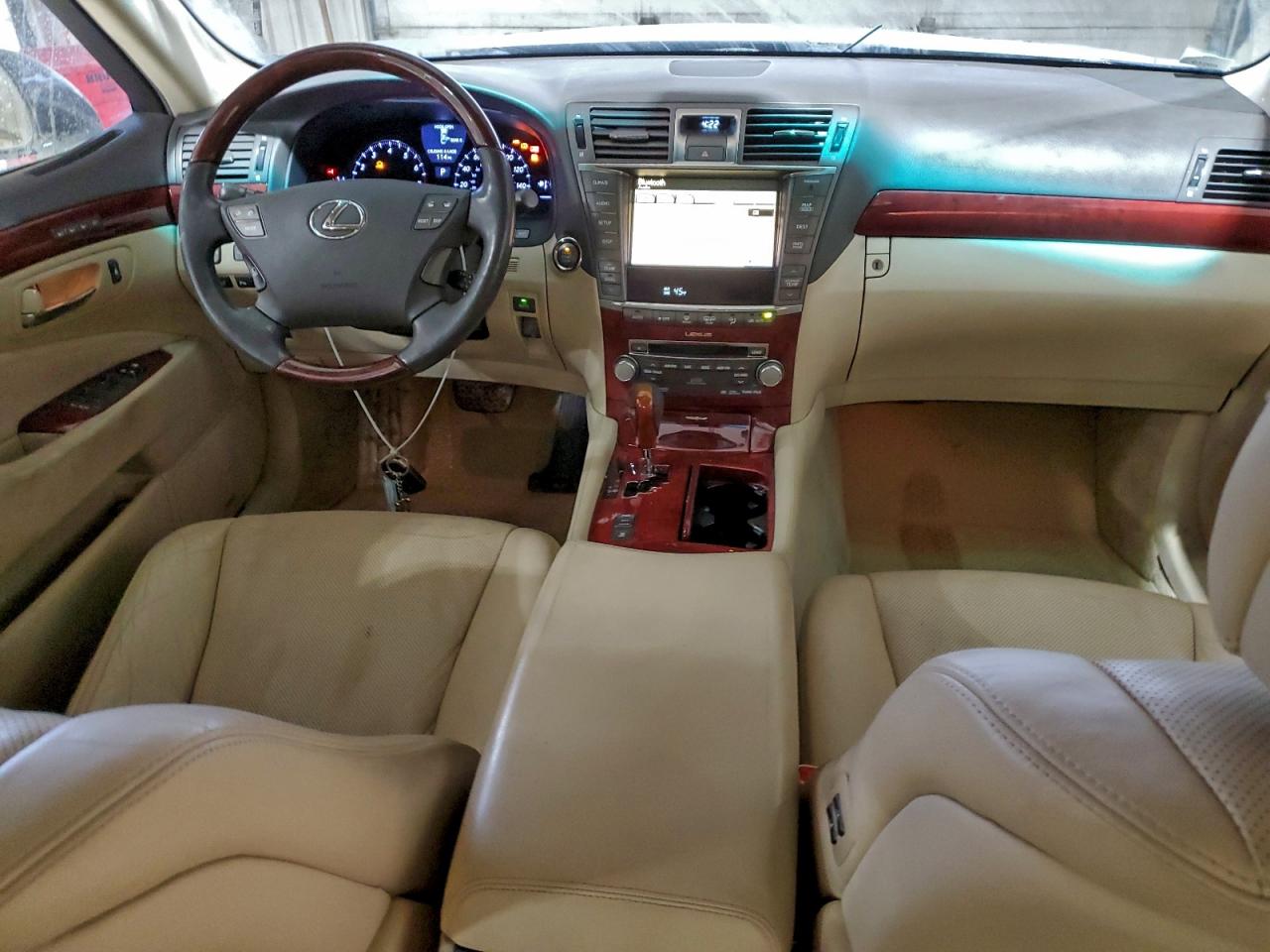 Lexus LS 460 Image 11